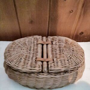 Oval Wicker Basket Leather Hinged Lid Divided Storage 14 inch